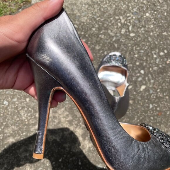 Badgley Mischka Silver Peep Toe Crystal Brooch Pumps - Picture 5 of 13